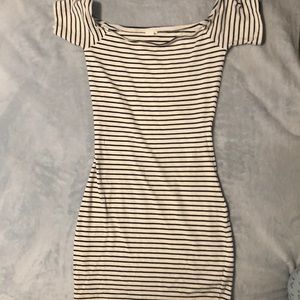 (s) b&w garage dress